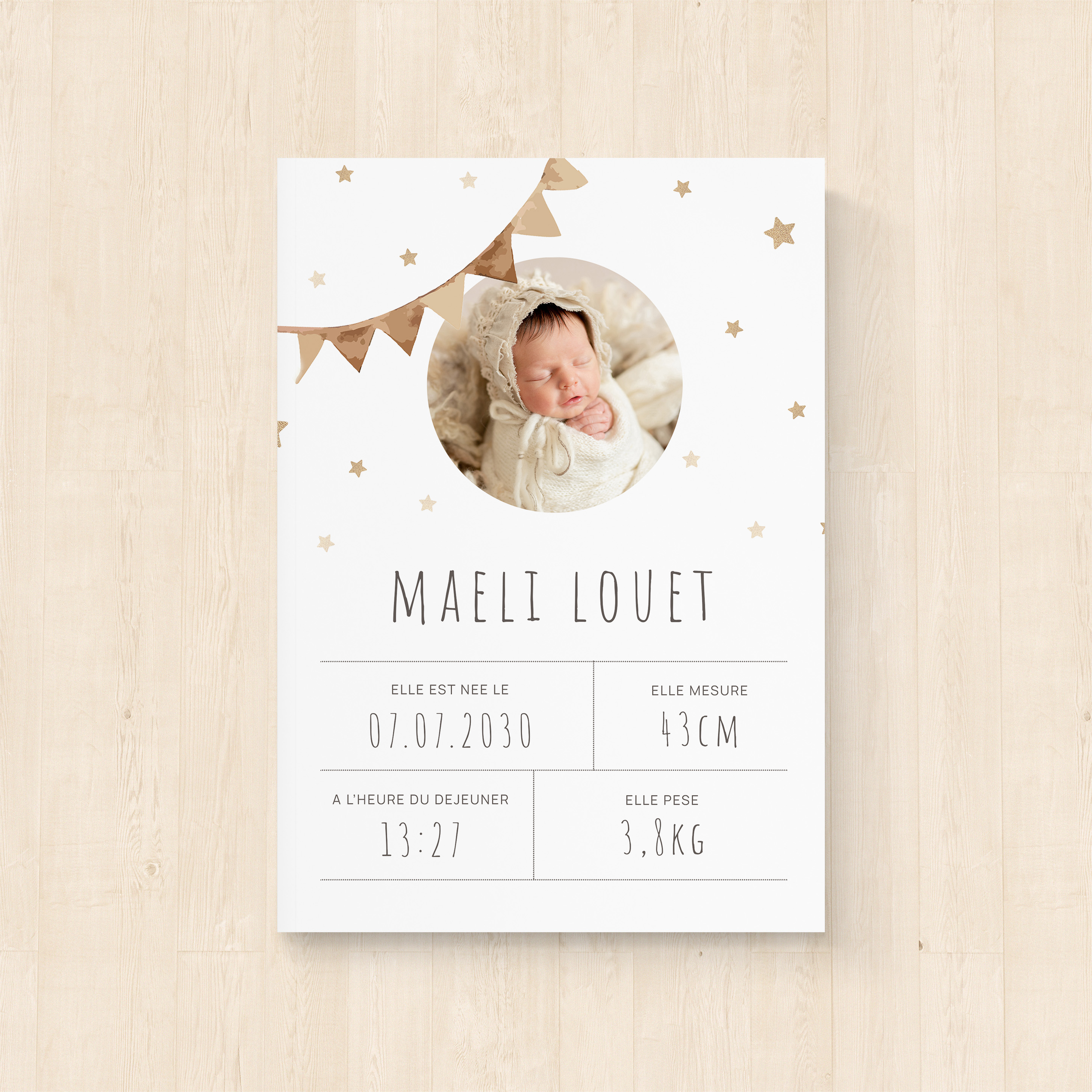 Estrella - Le modèle revendique une rigueur discrète : dominante chromatique affirmée, proportions équilibrées, typographie nette. Conçu par nos créateurs, il propose une esthétique premium qui repose sur la stabilité. Vous nous confiez votre texte ; nous le mettons en page avec exactitude, harmonisons les nuances et ajoutons un logo discret. Entièrement digitale, l’invitation se diffuse instantanément. Les rapports d’échelle, la hiérarchie claire et les contrastes mesurés garantissent une expérience fluide et élégante. Une correspondance contemporaine, fiable et raffinée.