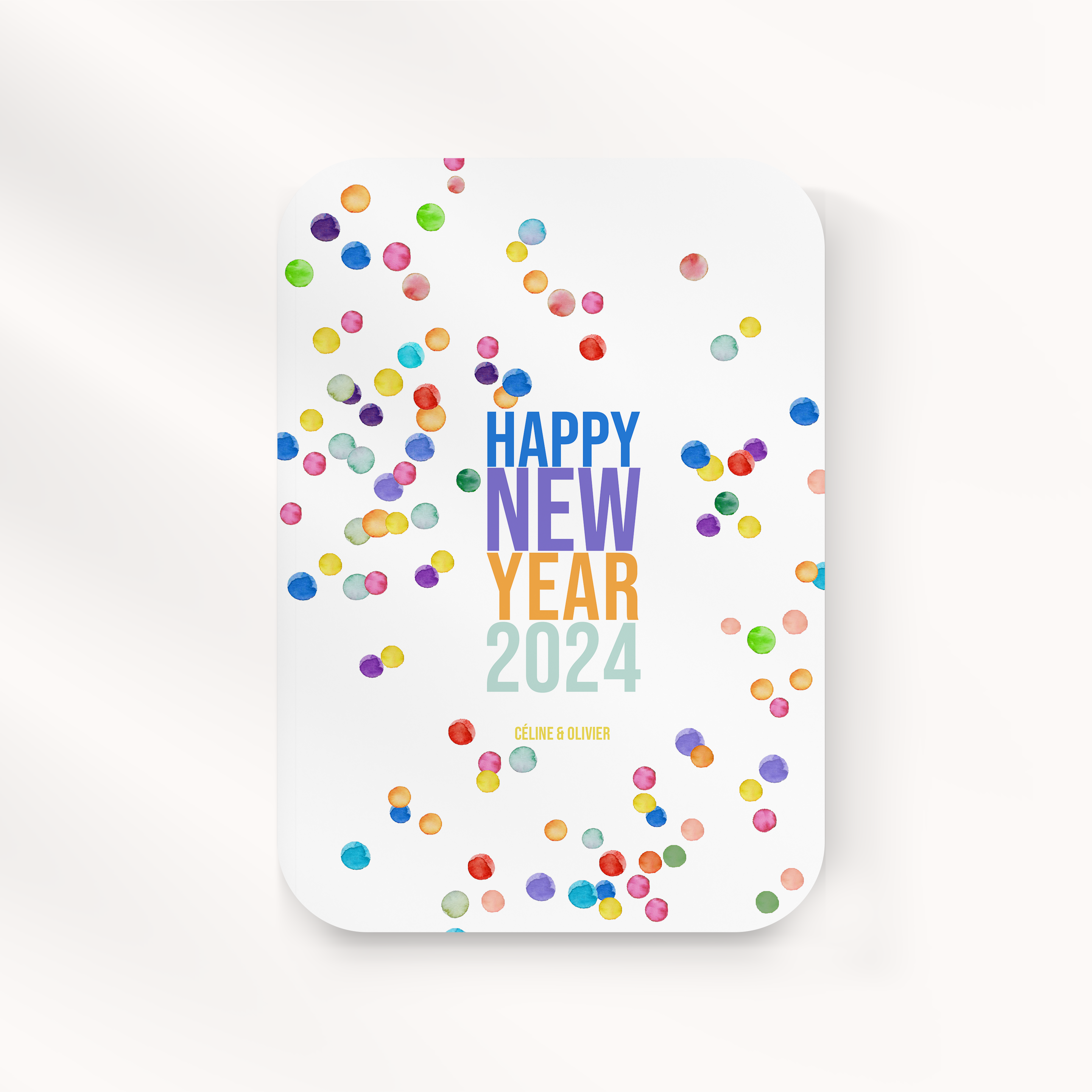 Happy New Year - Cette invitation privilégie une élégance mesurée : une couleur dominante claire, une mise en page régulière, une typographie nette. Pensée par nos créateurs, elle instaure une présence premium qui laisse parler l’essentiel. Vous nous confiez votre texte ; nous le composons avec précision, accordons la palette et ajoutons un logo discret si nécessaire. Diffusée exclusivement en digital, elle parvient à vos invités instantanément. Chaque détail – hiérarchie, cadence, marges – a été calibré pour garantir fluidité et justesse. Une correspondance contemporaine, simple et raffinée, conçue pour annoncer avec tact et inviter avec style.