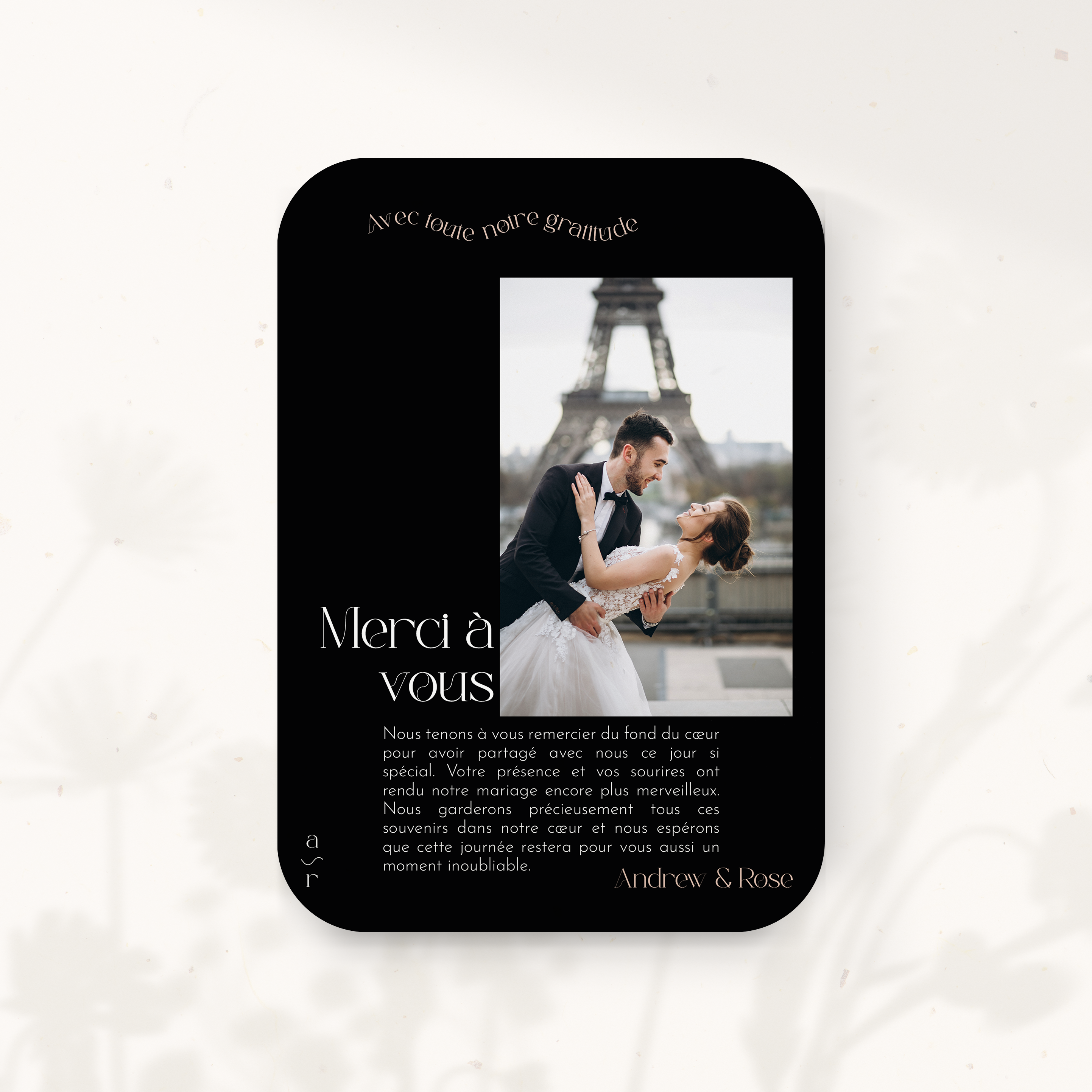 Wavy Thank You Portrait - Pensée comme un écrin minimaliste, cette invitation s’appuie sur la clarté d’une couleur dominante et sur la régularité de ses proportions. La typographie nette installe un rythme fluide et posé. Réalisée par nos créateurs, elle traduit une modernité élégante et durable. Nous assurons la personnalisation sur mesure : texte intégré avec soin, nuances ajustées, logo discret ajouté si nécessaire. Entièrement digitale, elle rejoint vos destinataires immédiatement. Chaque choix graphique – marges, contrastes, hiérarchie – a été calibré pour garantir lisibilité et élégance. Une correspondance premium, contemporaine et fiable.