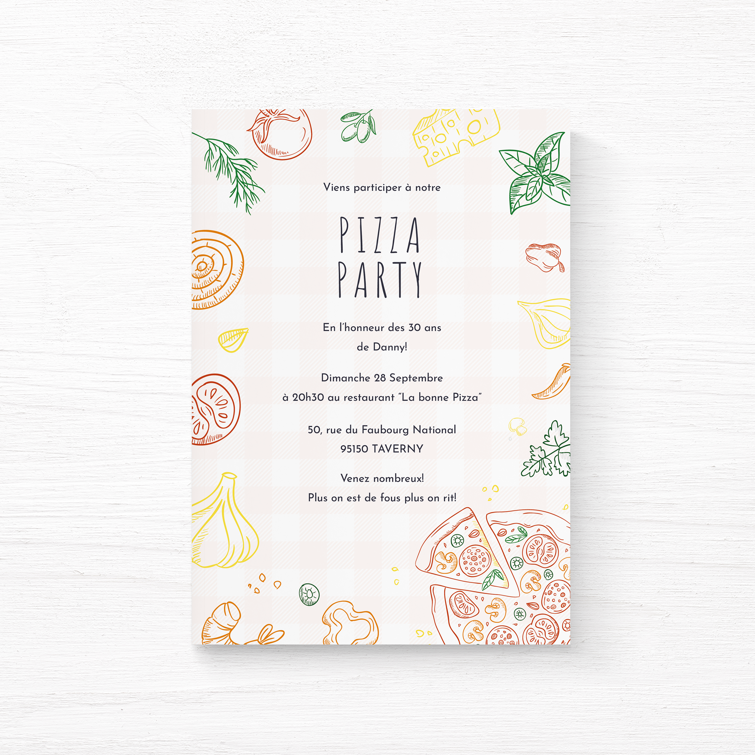 À Table! - Cette invitation privilégie la justesse graphique : couleur dominante claire, structure stable, typographie précise. Conçue par nos créateurs, elle installe une présence premium fiable et cohérente. Nous gérons la personnalisation sur mesure : intégration de votre texte, réglage des teintes, ajout d’un logo discret. 100% digitale, elle rejoint vos invités en un instant. Grâce aux alignements rigoureux, aux contrastes maîtrisés et à la respiration des blancs, la lecture est fluide, élégante et durable.