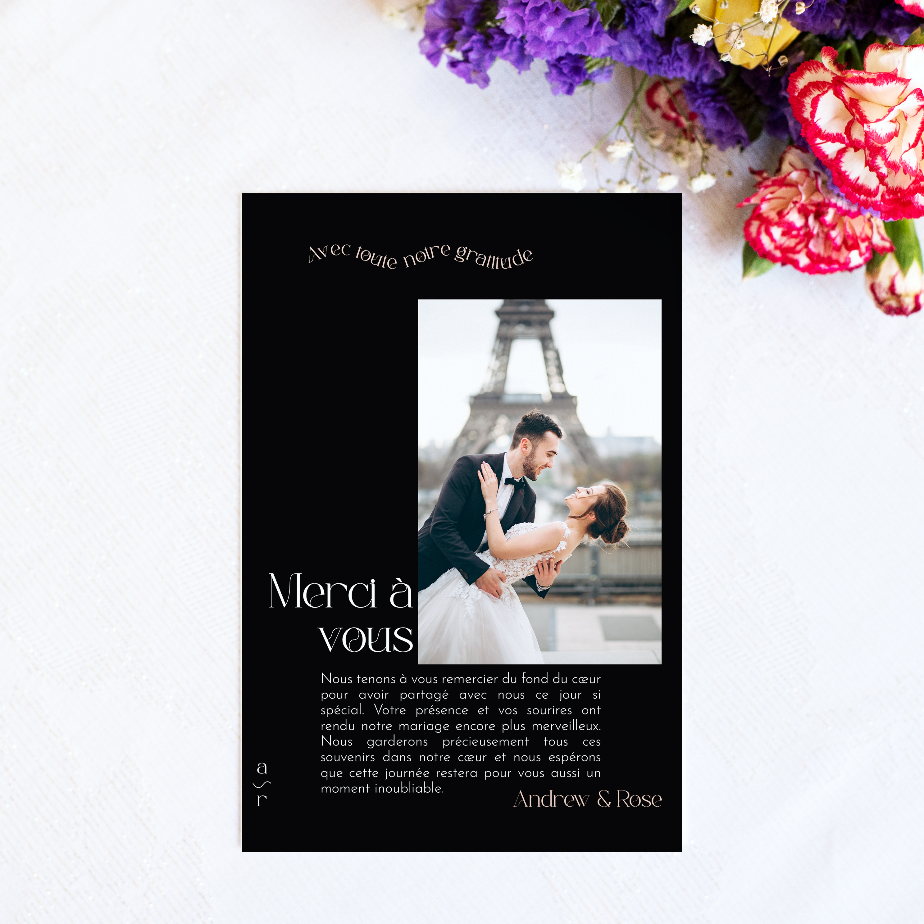 Wavy Thank You Portrait - Pensée comme un écrin minimaliste, cette invitation s’appuie sur la clarté d’une couleur dominante et sur la régularité de ses proportions. La typographie nette installe un rythme fluide et posé. Réalisée par nos créateurs, elle traduit une modernité élégante et durable. Nous assurons la personnalisation sur mesure : texte intégré avec soin, nuances ajustées, logo discret ajouté si nécessaire. Entièrement digitale, elle rejoint vos destinataires immédiatement. Chaque choix graphique – marges, contrastes, hiérarchie – a été calibré pour garantir lisibilité et élégance. Une correspondance premium, contemporaine et fiable.