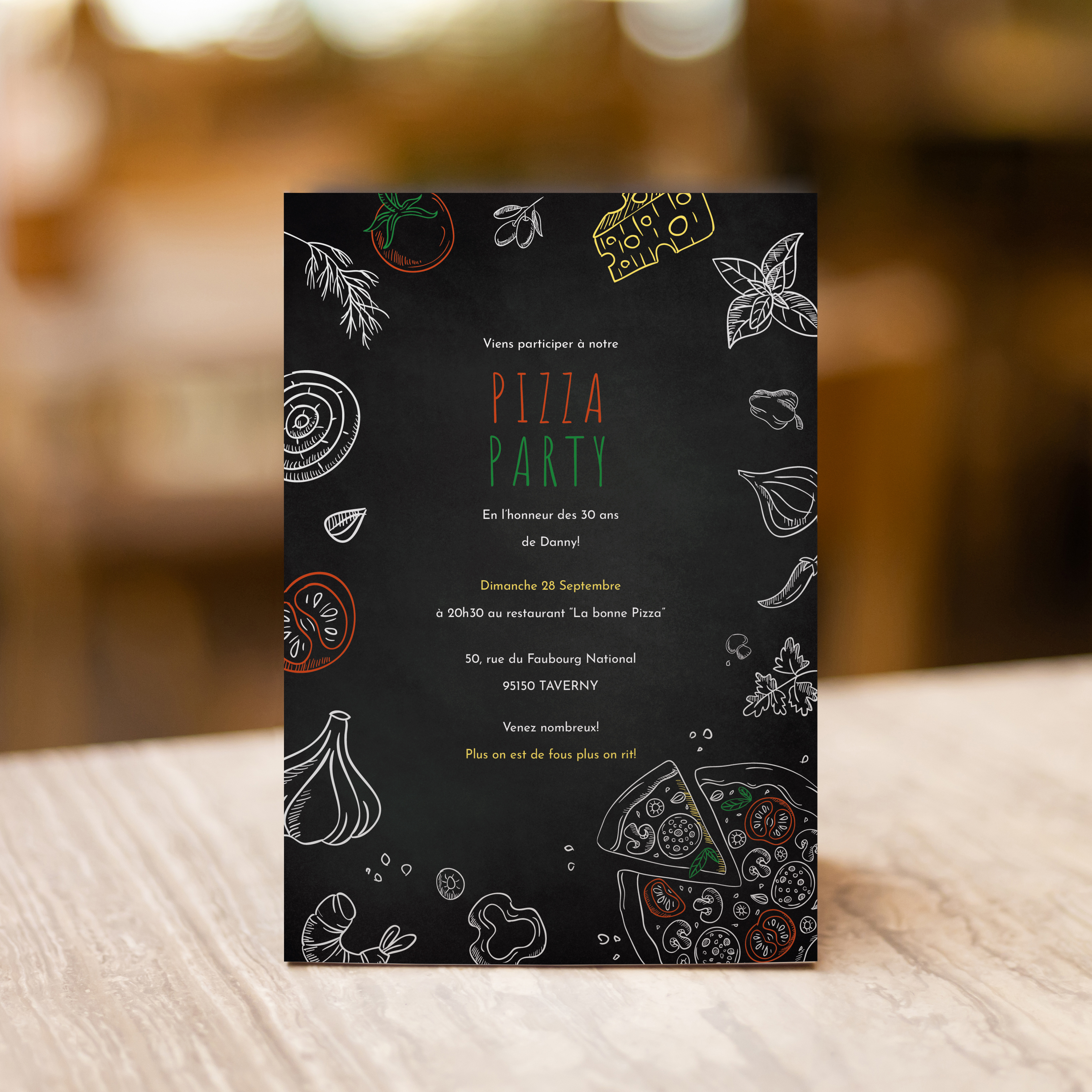 Pizza Party - Cette invitation adopte une esthétique claire et apaisée : couleur dominante douce, proportions équilibrées, typographie posée. Imaginée par nos créateurs, elle propose une présence premium qui met la sobriété au service de l’élégance. Vous nous confiez le texte ; nous le composons avec exactitude, harmonisons la palette et ajoutons un logo discret si nécessaire. Diffusée uniquement en digital, elle parvient à vos invités immédiatement. Chaque détail – contrastes mesurés, marges aérées, hiérarchie limpide – compose une lecture fluide et raffinée, adaptée aux annonces comme aux invitations.