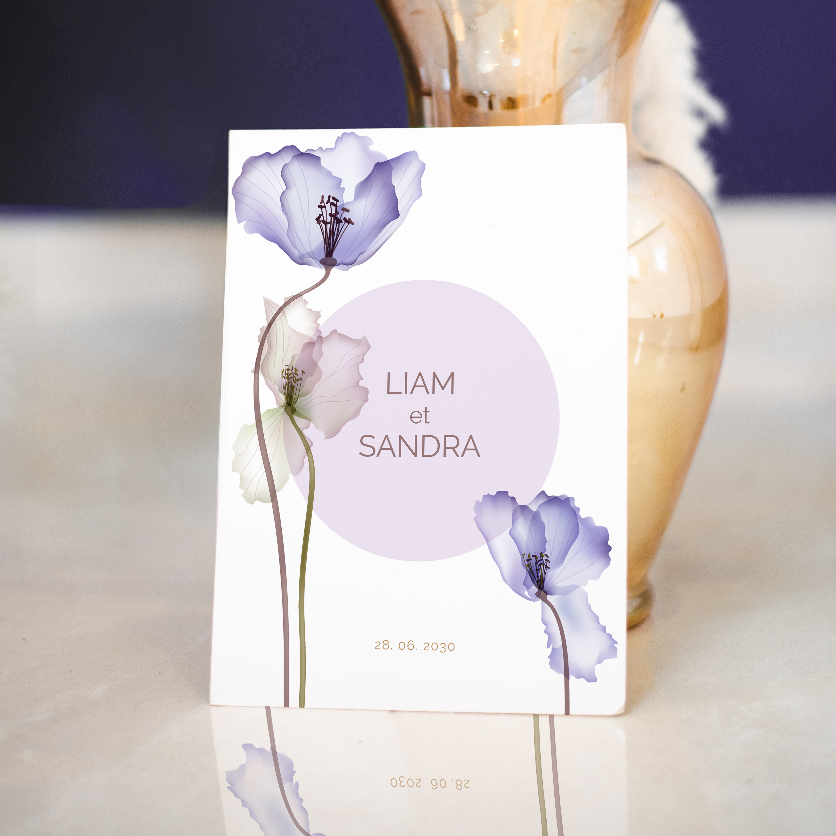 White Elegance Std - Le dessin valorise une sobriété lumineuse : dominante chromatique claire, interlignes mesurés, typographie lisible. Nos illustrateurs signent un modèle premium qui laisse respirer vos mots. Nous assurons la personnalisation sur mesure : vous nous confiez le texte, nous le composons, ajustons la palette et ajoutons un logo discret. 100% digitale, l’invitation atteint vos invités sans délai. Chaque paramètre – proportions, alignements, contrastes – a été calibré pour une lecture fluide et élégante. Une correspondance contemporaine, simple et raffinée.