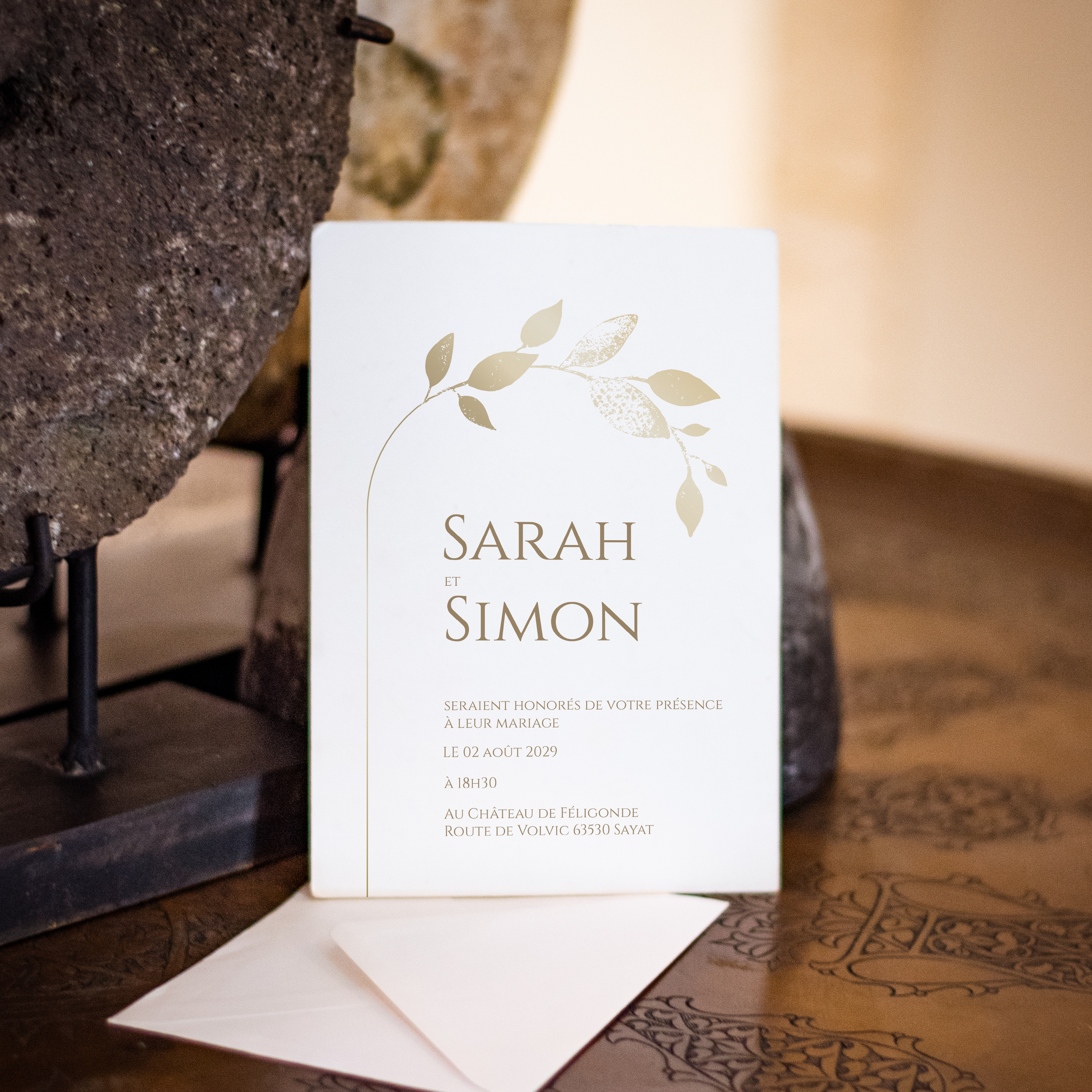 Minimalist Golden Leaves