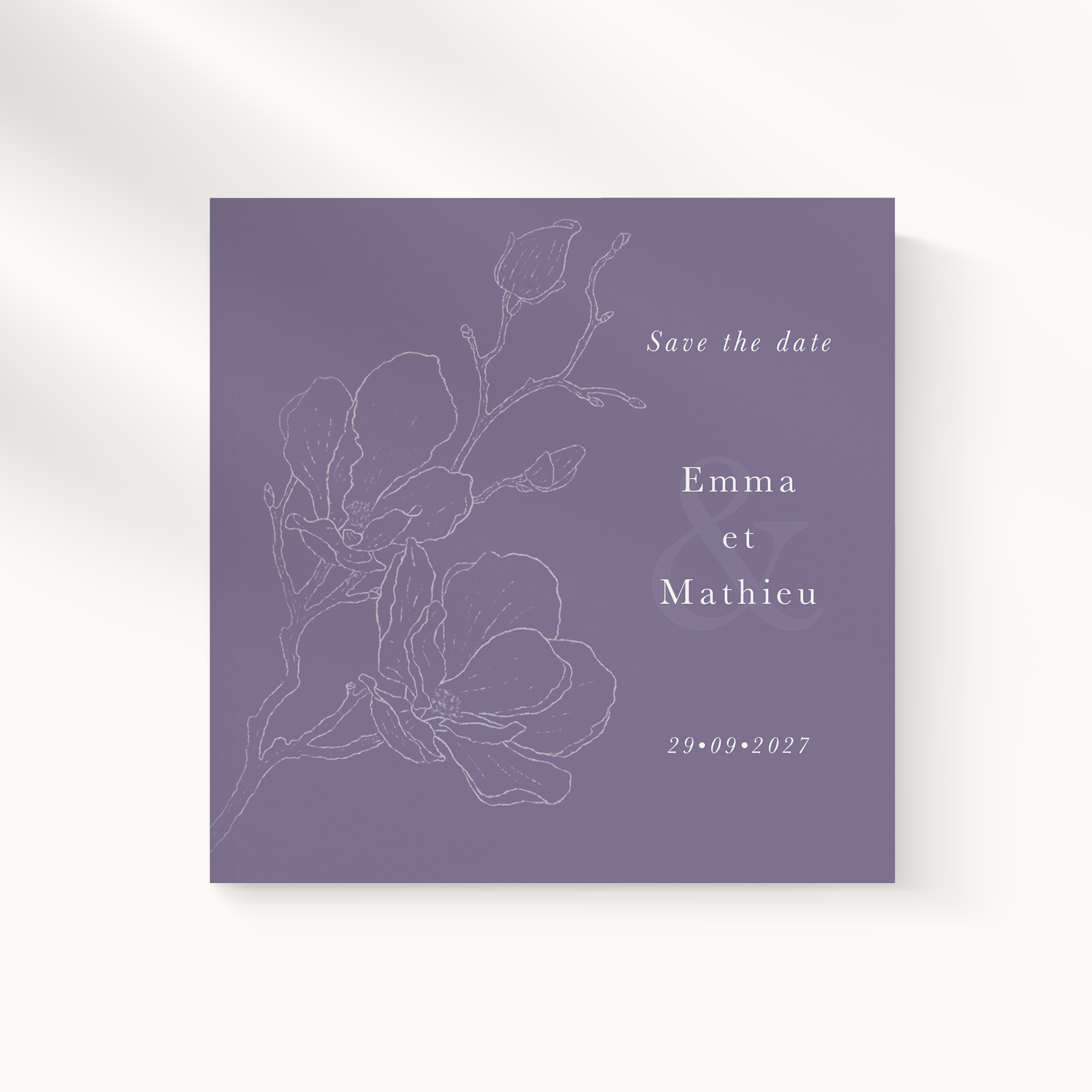 Outline Flower Purple - Cette invitation met en avant une palette retenue où la couleur dominante signe la page d’un geste sûr. La typographie claire et les marges maîtrisées assurent un confort de lecture premium. Nous assurons la personnalisation sur mesure : intégration du texte, réglage des nuances, ajout d’un logo discret si souhaité. Format exclusivement digital : vos invités reçoivent l’annonce immédiatement. Chaque détail – respiration des blancs, alignements, échelle – a été pensé pour préserver la cohérence. Une correspondance moderne, fiable et raffinée.
