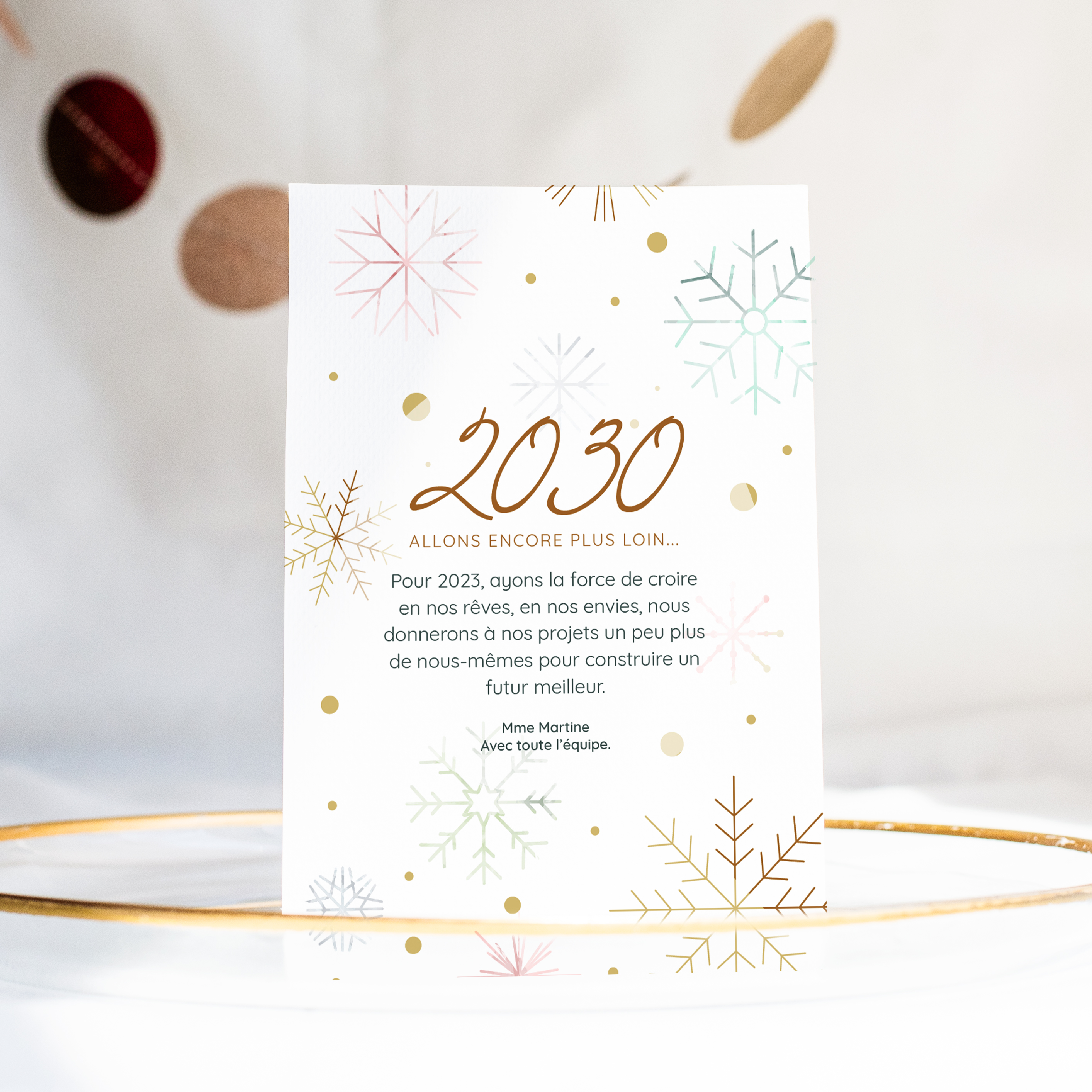 Thin Snowflakes - Cette invitation célèbre une clarté contemporaine : couleur dominante affirmée, marges aérées, typographie nette. Nos créateurs ont voulu un modèle premium qui associe rigueur et sobriété. Nous prenons en charge la personnalisation : vous nous transmettez le texte, nous le composons avec exactitude, ajustons les nuances et ajoutons un logo discret. Diffusée uniquement en numérique, elle atteint vos invités sans délai. Chaque choix – cadence, hiérarchie, contrastes – a été pensé pour garantir fluidité et élégance. Une correspondance contemporaine, fiable et raffinée.