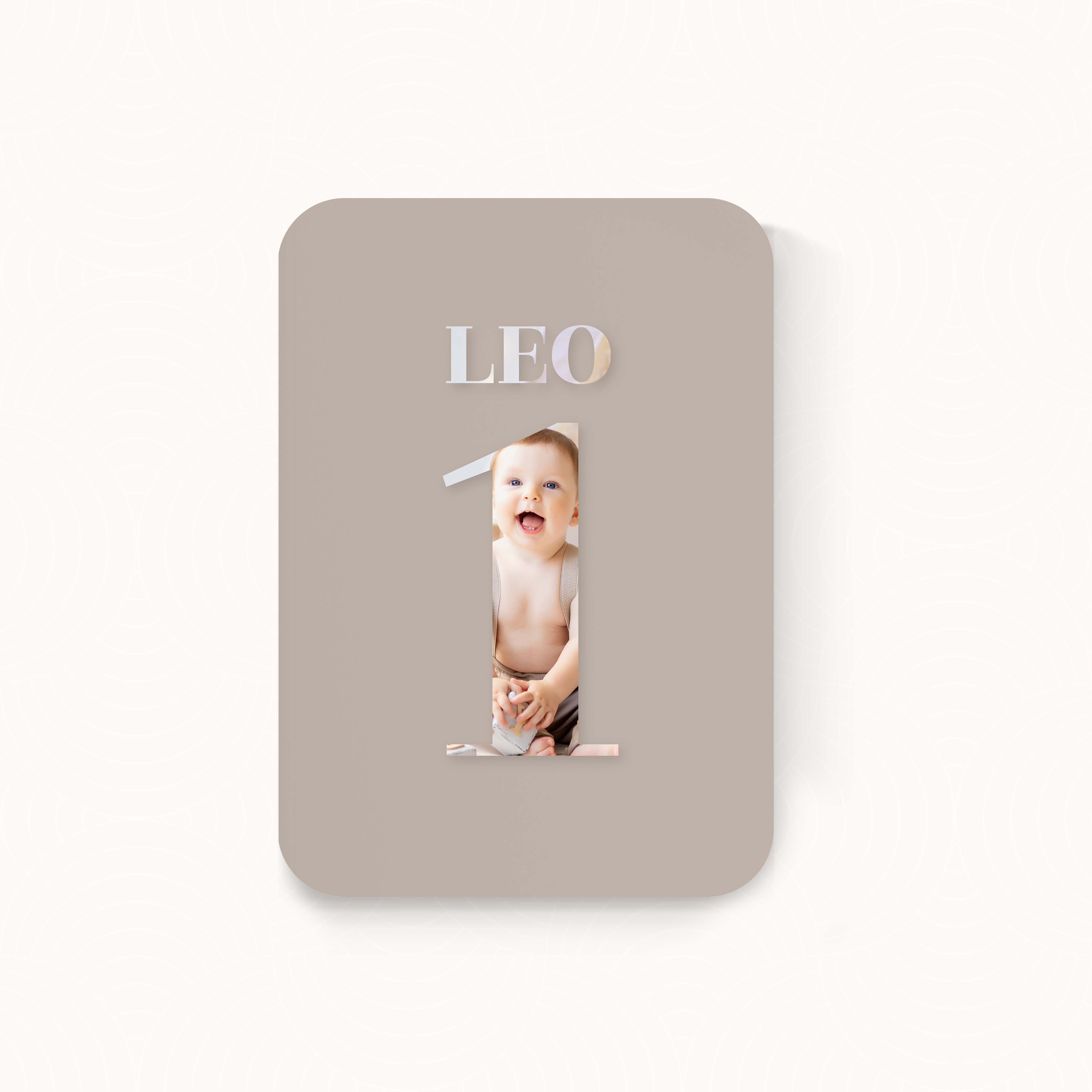 Number Card 1 - Le dessin joue sur la finesse des lignes et une dominante chromatique apaisée pour offrir à vos annonces une présence claire. La mise en page se veut structurée et accueillante, pensée pour guider naturellement le regard. Réalisée par nos illustrateurs, cette invitation mêle rigueur et sensibilité pour une lecture fluide. Nous assurons la personnalisation : intégration du texte, accord des teintes, ajout d’un logo discret si besoin. En format digital, l’envoi est immédiat et soigné. Les choix esthétiques visent la mesure et la cohérence, afin que votre message trouve une résonance précise. Une correspondance premium, simple et sûre, faite pour durer.