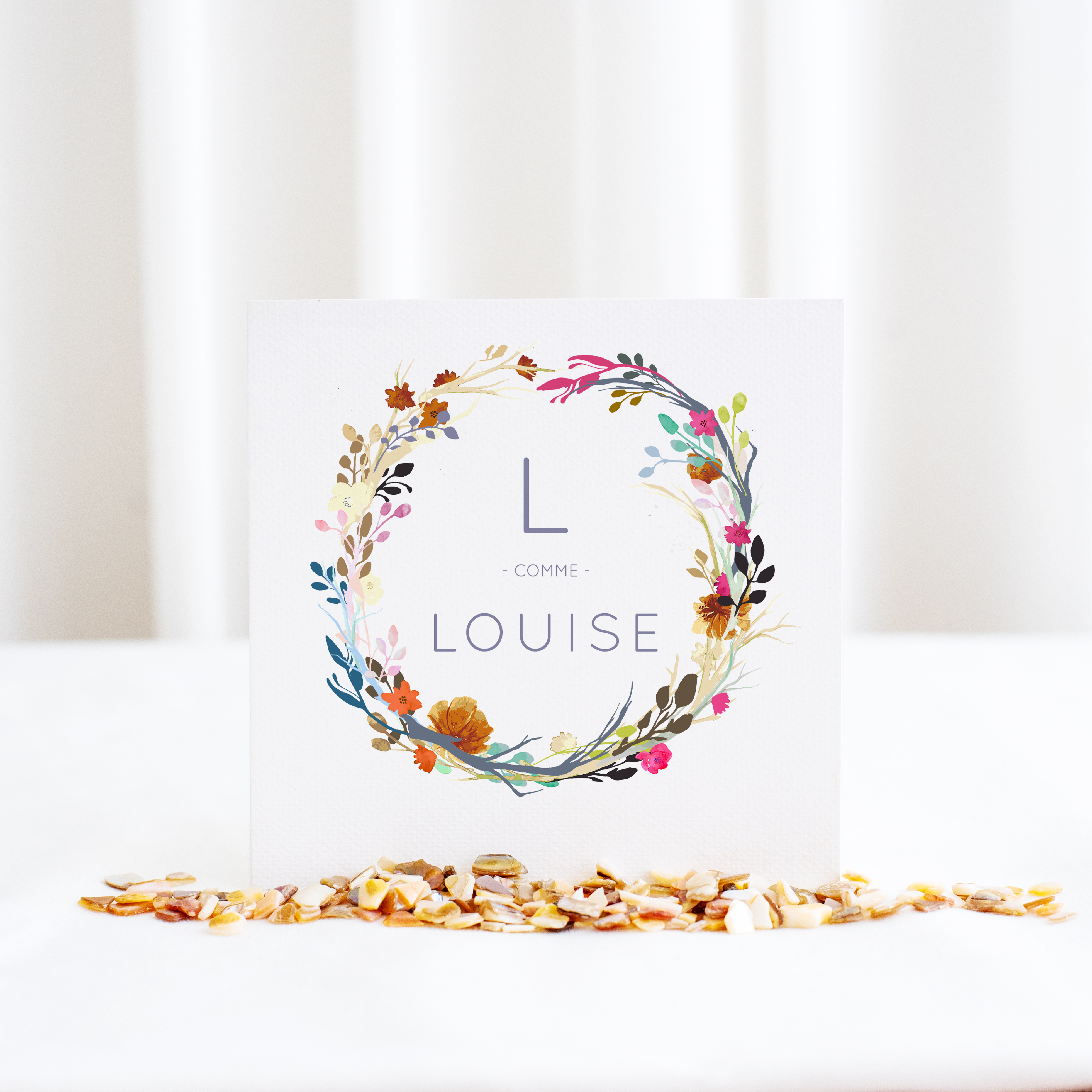 Spring Colors - Cette invitation déploie une sobriété élégante : dominante chromatique claire, marges régulières, typographie précise. Nos créateurs ont conçu un design premium qui associe mesure et élégance. Nous réalisons la personnalisation sur mesure : vous nous transmettez le texte, nous l’intégrons, ajustons la palette et ajoutons un logo discret. 100% digitale, elle atteint vos invités immédiatement. Chaque paramètre – cadence, hiérarchie, contrastes – a été pensé pour préserver fluidité et justesse. Une correspondance contemporaine, fiable et raffinée.