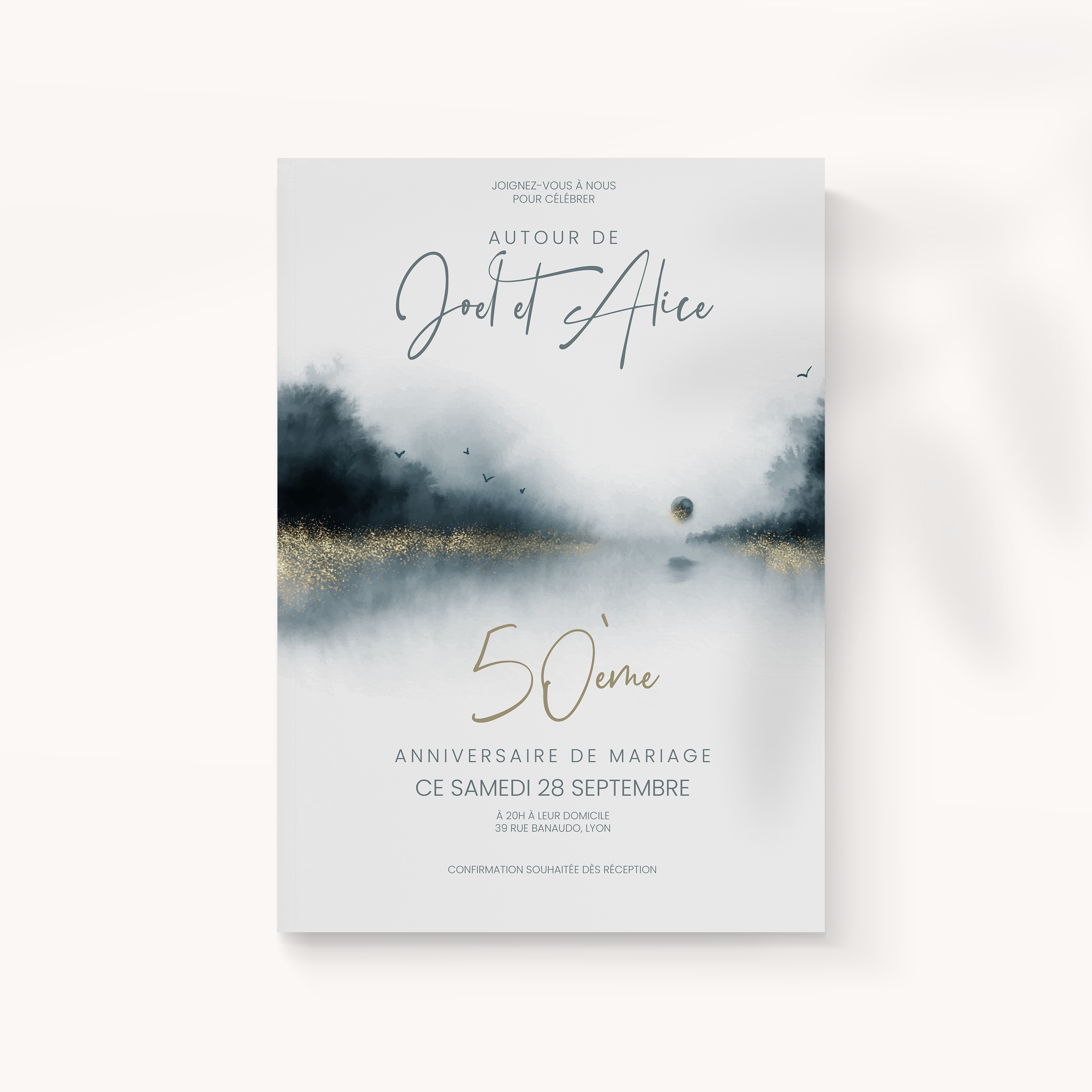 Feliz Aniversario - Le dessin met en lumière une dominante chromatique affirmée, adoucie par des marges sobres et une typographie nette. Nos créateurs ont conçu une invitation premium où l’équilibre prévaut. Nous assurons la personnalisation complète : vous nous confiez le texte, nous l’intégrons avec soin, harmonisons la palette et ajoutons un logo discret. Diffusée exclusivement au format digital, elle atteint vos invités immédiatement. Chaque détail – proportions, cadence, hiérarchie – a été pensé pour garantir fluidité et élégance. Une correspondance contemporaine, simple et raffinée.