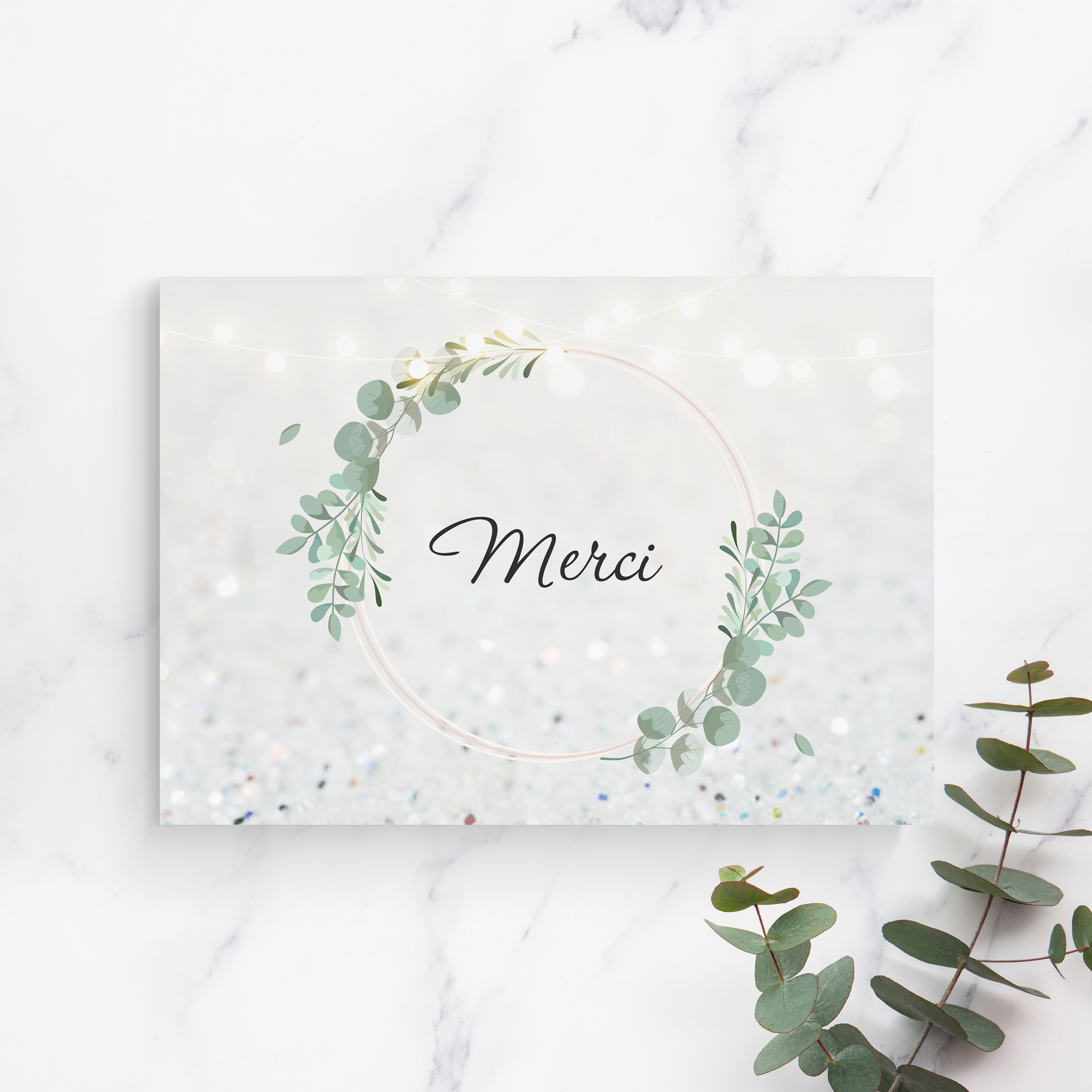 Light String Thanks - Cette invitation joue sur l’accord entre intensité chromatique et sobriété graphique. La couleur dominante sert de fil conducteur et donne de la force à vos mots, tandis que la composition équilibrée garantit clarté et lisibilité. Nos illustrateurs ont privilégié une approche contemporaine, nette et raffinée. Nous prenons en charge la personnalisation complète : intégration du texte, réglage des teintes, ajout éventuel d’un logo discret. Diffusée uniquement en format numérique, elle atteint vos invités immédiatement. Chaque détail – proportions, contrastes, rythme – a été pensé pour offrir une présence élégante et durable. Une correspondance premium, moderne et sobre.