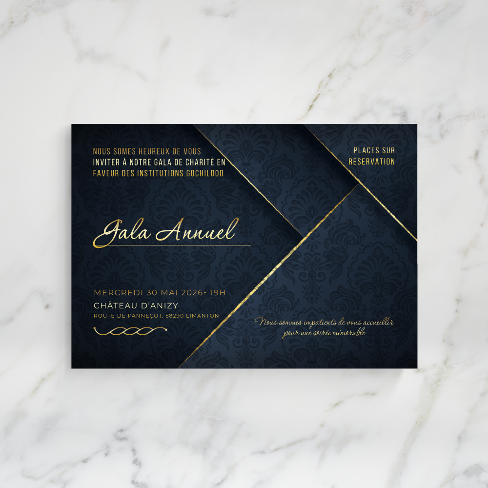 VIP Card - Cette invitation met en lumière la sobriété graphique : dominante chromatique douce, marges régulières, typographie claire. Nos créateurs ont imaginé un modèle premium où chaque détail privilégie la lisibilité. Nous assurons la personnalisation : vous nous confiez le texte, nous l’intégrons, ajustons la palette et ajoutons un logo discret si besoin. Diffusée exclusivement en digital, elle parvient immédiatement à vos invités. Chaque élément – proportions, contraste, rythme – a été calibré pour offrir une élégance durable. Une correspondance contemporaine, sobre et raffinée.