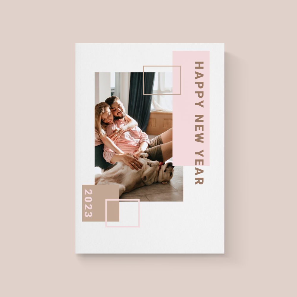 Soft And Square - La carte Soft And Square s’articule autour d’un bleu pastel apaisant, travaillé en formes géométriques carrées qui semblent danser avec harmonie. Pensée comme une carte de vœux, elle véhicule équilibre et sérénité, comme un souffle doux qui accompagne vos souhaits. Sa composition minimaliste attire par sa sobriété : elle ne cherche pas à en faire trop, mais traduit l’essentiel avec élégance. Dans ce carré parfait se loge toute l’attention portée à vos destinataires, un souhait sincère enveloppé de simplicité graphique. Nos créateurs ont imaginé ce modèle comme une œuvre de calme et de mesure. Nous y intégrons votre texte avec précision, ajustons si nécessaire les nuances ou ajoutons un signe distinctif qui reflète votre identité. En version digitale, elle s’adresse immédiatement à vos proches, délivrant un message clair et raffiné. Soft And Square est la promesse d’une correspondance moderne où chaque mot trouve sa place dans une composition à la fois sobre et poétique.