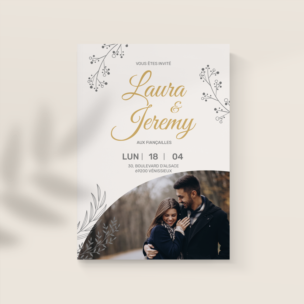 Royal Garden Ring - Cette invitation explore une modernité tranquille : aplats maîtrisés, lignes souples, lumière mesurée. La couleur dominante soutient le message sans l’écraser et installe un ton sûr. Conçu par nos illustrateurs, le modèle valorise l’essentiel : lisibilité, tenue et cohérence. Nous assurons la personnalisation sur mesure : texte composé, nuances harmonisées, logo discret si souhaité. Entièrement digitale, l’invitation est envoyée immédiatement à vos invités. Chaque détail — marges, rythme, interlignage — est calibré pour une présence nette et durable. Une correspondance premium, intemporelle dans sa sobriété, qui accompagne vos annonces avec tact et précision.