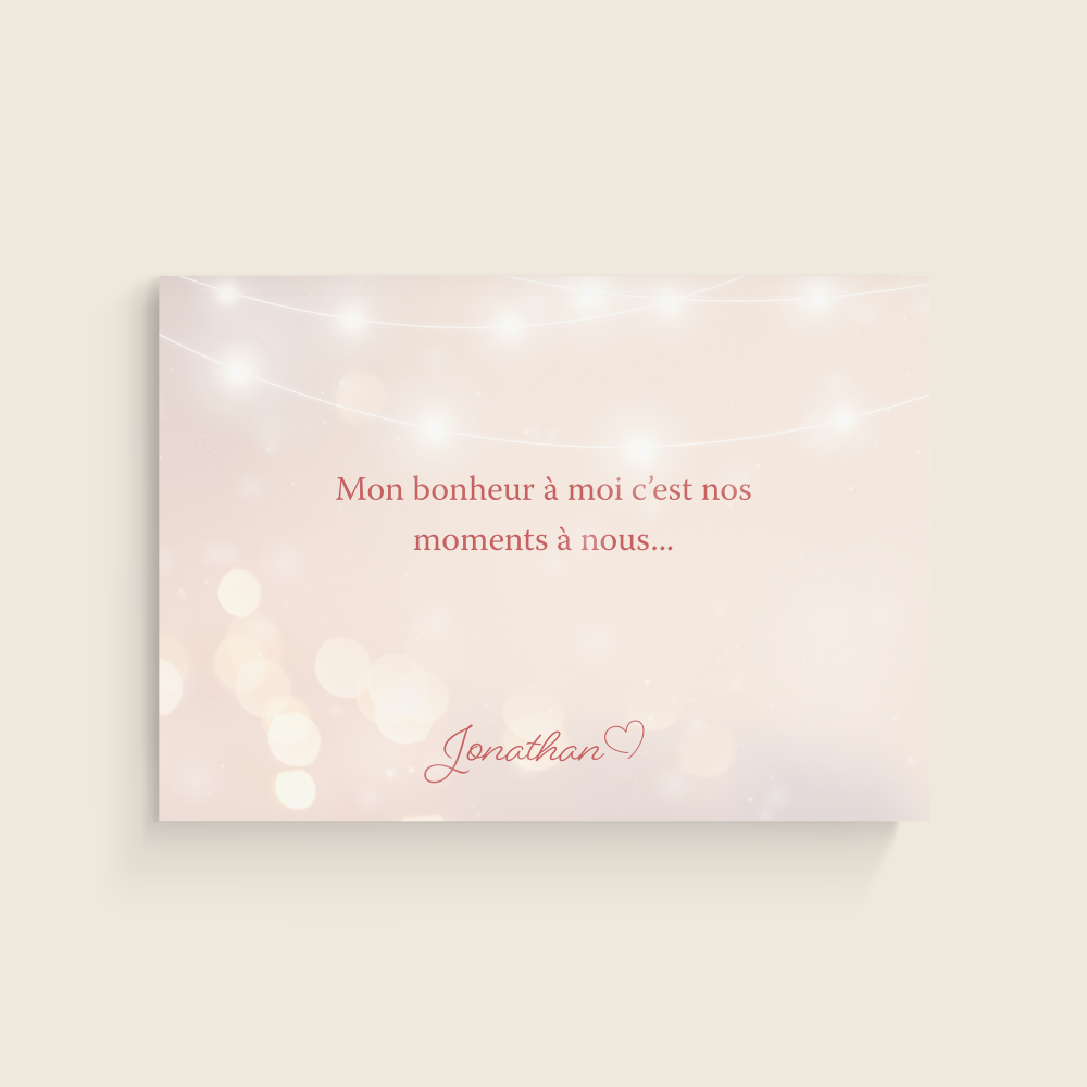 Romantic - Pensée comme un cadre précis, cette invitation tisse un dialogue entre couleur dominante et blancs maîtrisés. La typographie, choisie pour sa clarté, assure une présence nette sans emphase. Nos illustrateurs ont imaginé une esthétique contemporaine qui laisse l’émotion affleurer par la mesure. Vous nous transmettez le texte ; nous le mettons en page avec exactitude, ajustons les nuances et ajoutons un logo discret si souhaité. Diffusée en version digitale, elle atteint vos invités sans délai. Une création premium, sobre et actuelle, qui accompagne vos annonces avec tact et constance.