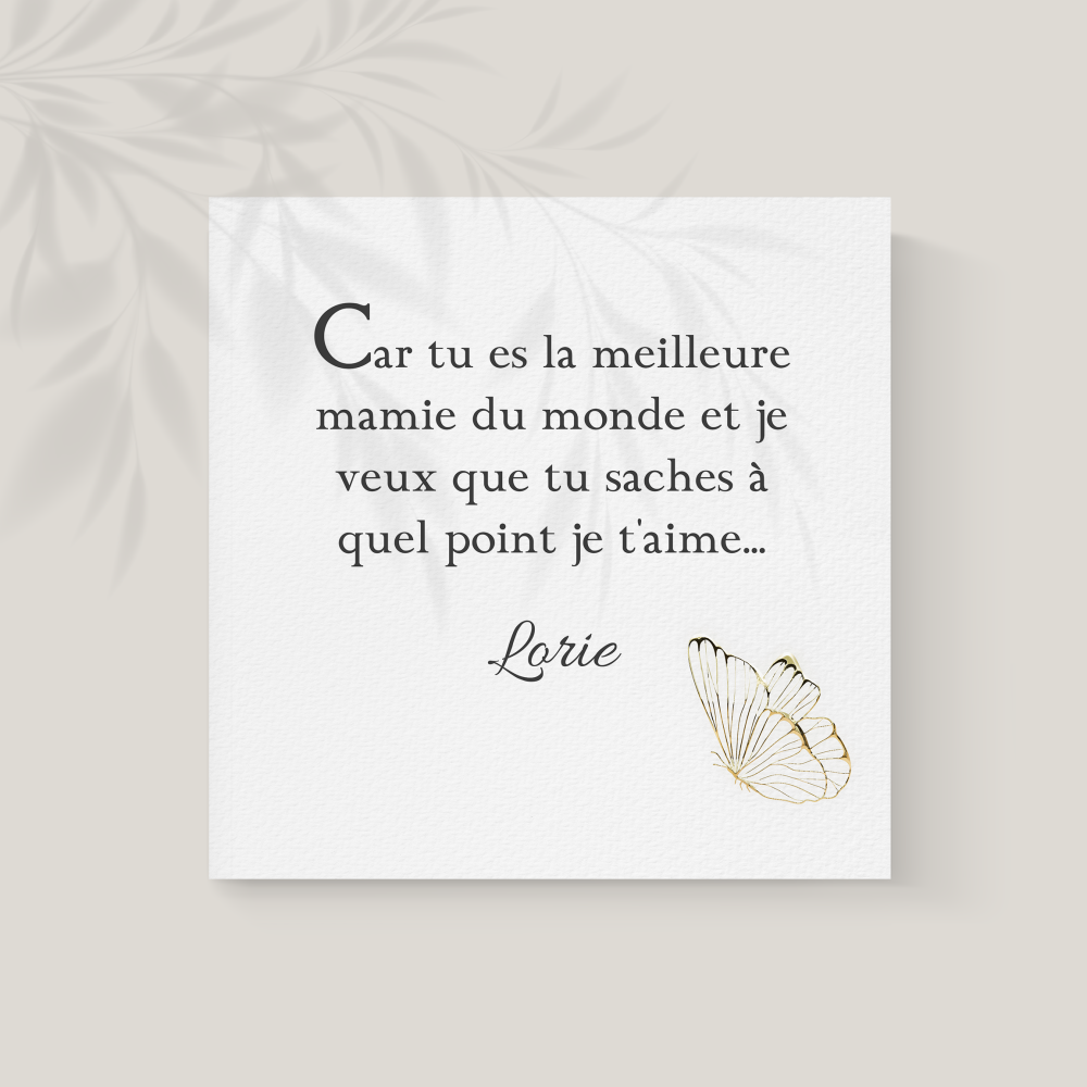 Mamie Butterfly - Ce modèle met en lumière l’équilibre entre intensité et retenue : dominante chromatique marquée, marges sobres, typographie claire. Réalisée par nos créateurs, l’invitation traduit une modernité élégante et fiable. Nous assurons la personnalisation : intégration du texte, harmonisation des teintes, ajout discret d’un logo. Entièrement digitale, elle est transmise instantanément à vos invités. Chaque choix visuel favorise la fluidité et la précision. Une correspondance premium, claire et contemporaine, qui donne de l’ampleur à vos annonces.