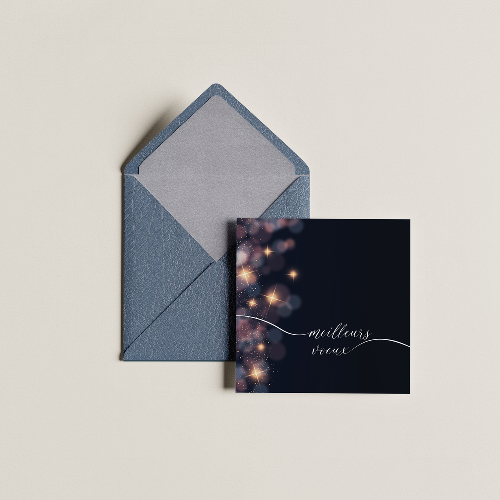 Blurry Blue - Cette création joue sur la sobriété des formes et la richesse contenue de la couleur dominante. L’invitation a été pensée comme un espace clair où vos mots prennent toute leur dimension. Nos illustrateurs ont imaginé un modèle élégant et moderne, privilégiant la retenue et l’équilibre. Vous nous confiez votre texte ; nous le composons avec exactitude, adaptons les nuances et ajoutons un logo discret. Diffusée uniquement en version digitale, elle atteint vos destinataires sans délai. Le style assume une simplicité raffinée, qui met en avant la justesse des proportions et l’harmonie visuelle. Une correspondance premium, délicate et intemporelle.