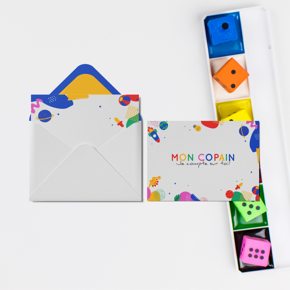 Kikoolol Dice - La carte Kikoolol Dice se pare d’un bleu lumineux qui évoque l’éclat du ciel au cœur d’une journée de fête. Destinée à annoncer un anniversaire enfantin, elle met en scène des dés facétieux, symboles de jeux et de rires partagés. Chaque détail de son graphisme traduit une atmosphère joyeuse, où l’on devine les cris de joie, les bougies qui scintillent et les cadeaux colorés. C’est une invitation qui parle aux petits comme aux grands : elle promet un moment unique, fait de complicité et de souvenirs précieux. Conçue par nos illustrateurs, elle allie fraîcheur et originalité, offrant une esthétique à la fois ludique et raffinée. Vous nous confiez vos mots, nous les intégrons avec délicatesse, en harmonisant les couleurs ou en ajoutant un logo discret. En format digital, Kikoolol Dice s’envole instantanément vers vos invités, transformant un simple message en une annonce poétique et pétillante, à l’image d’une fête inoubliable.