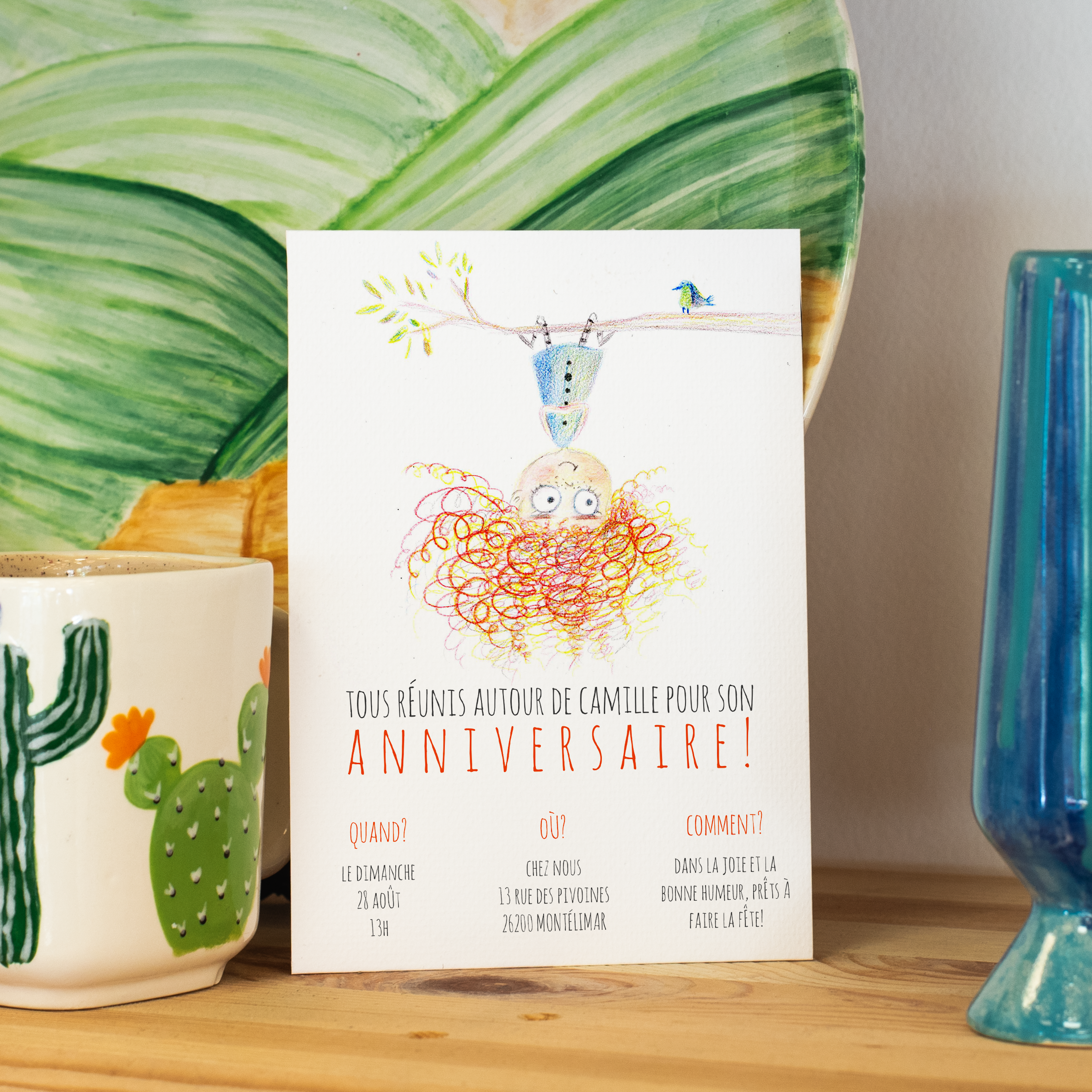 Tête à L'envers - Cette invitation déploie une sobriété lumineuse : dominante chromatique précise, proportions régulières, typographie nette. Nos créateurs ont conçu un modèle premium qui met en avant sobriété et élégance. Nous assurons la personnalisation : intégration du texte, réglage des teintes, ajout discret d’un logo. Diffusée uniquement en digital, elle parvient à vos invités immédiatement. Chaque détail – cadence, contrastes, marges – a été calibré pour garantir fluidité et élégance. Une correspondance contemporaine, fiable et raffinée.