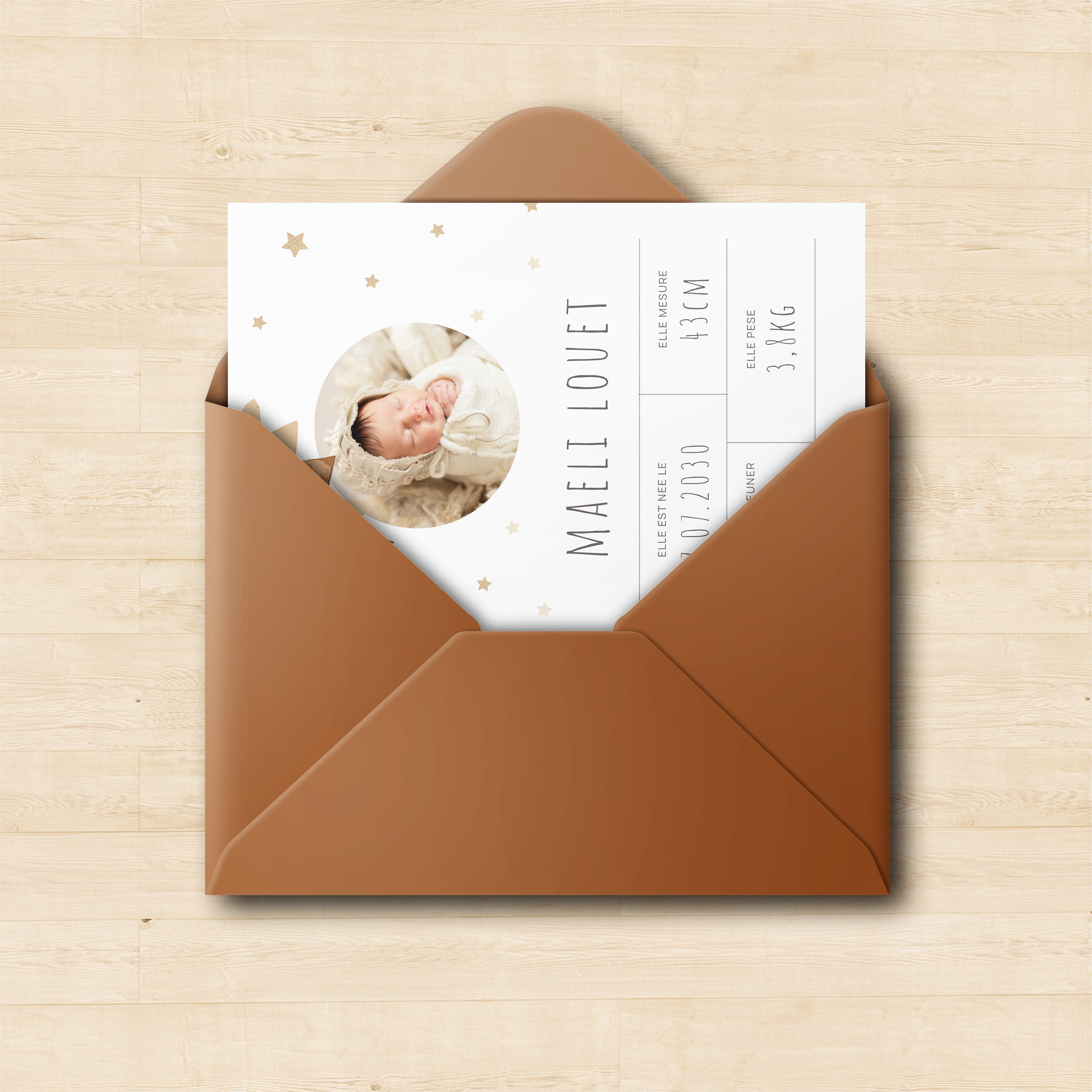 Estrella - Le modèle revendique une rigueur discrète : dominante chromatique affirmée, proportions équilibrées, typographie nette. Conçu par nos créateurs, il propose une esthétique premium qui repose sur la stabilité. Vous nous confiez votre texte ; nous le mettons en page avec exactitude, harmonisons les nuances et ajoutons un logo discret. Entièrement digitale, l’invitation se diffuse instantanément. Les rapports d’échelle, la hiérarchie claire et les contrastes mesurés garantissent une expérience fluide et élégante. Une correspondance contemporaine, fiable et raffinée.