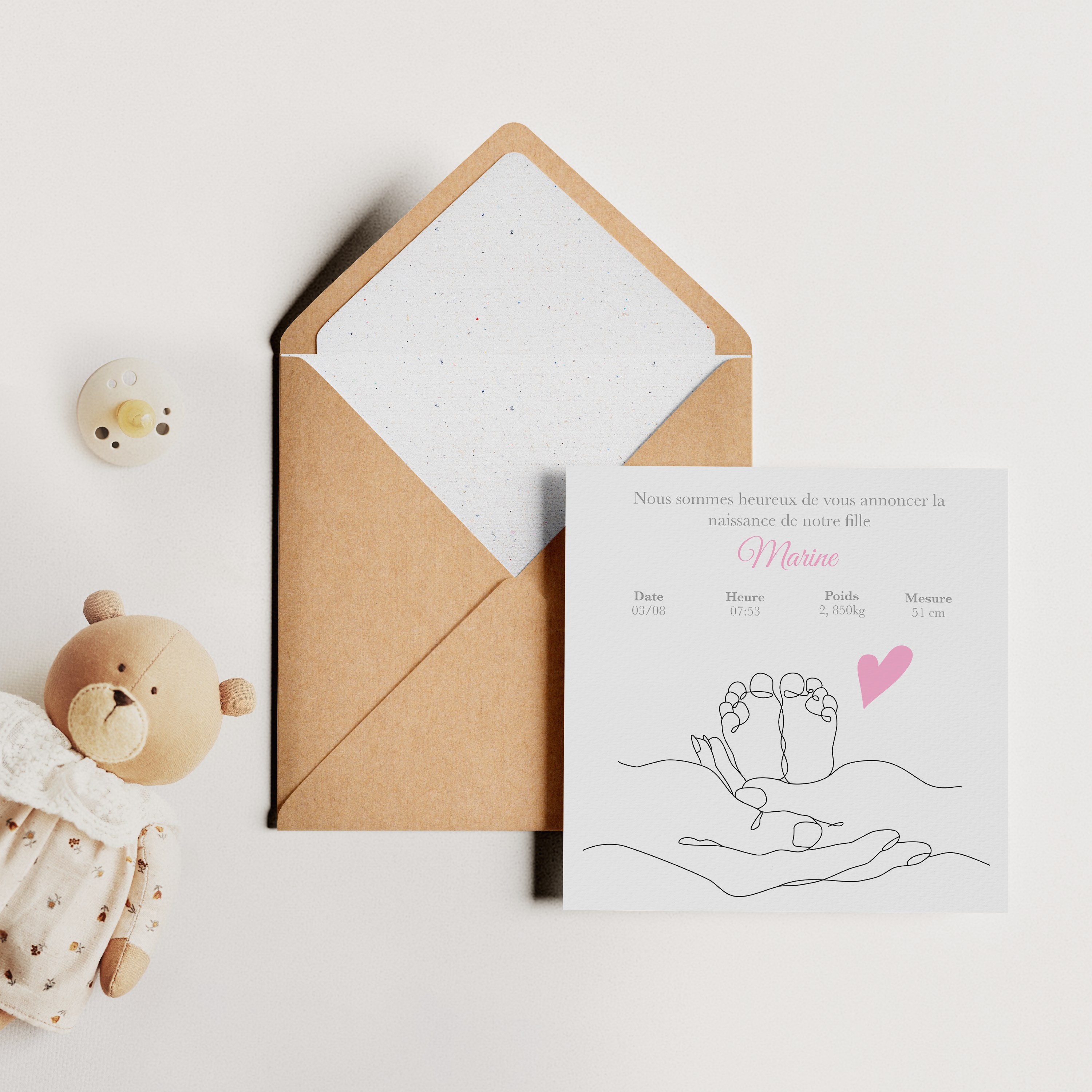 Baby Line Pink - Le modèle associe intensité et justesse : une couleur dominante expressive, équilibrée par une mise en page régulière et une typographie claire. Nos illustrateurs ont choisi une esthétique moderne et raffinée, débarrassée du superflu. Nous assurons la personnalisation sur mesure : intégration du texte, réglage des teintes, ajout éventuel d’un logo discret. Diffusée uniquement en digital, l’invitation atteint vos invités immédiatement. Chaque détail – proportion, contraste, rythme – a été conçu pour garantir élégance et fluidité. Une correspondance premium, fiable et sobre, pour accompagner vos annonces.